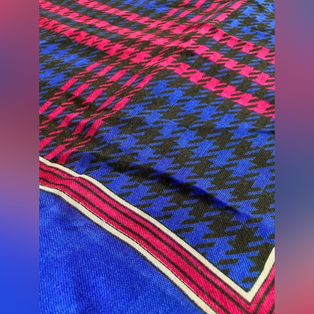 Vintage Houndstooth Pattern Square Knit Scarf Ele… - image 5